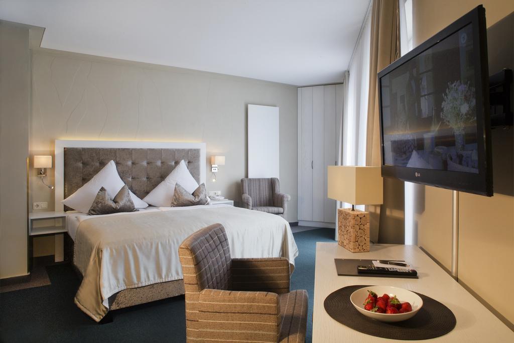 Hafenhotel Pommernyacht Ueckermünde 部屋 写真