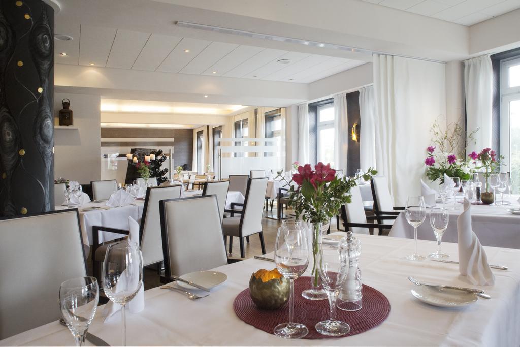 Hafenhotel Pommernyacht Ueckermünde エクステリア 写真