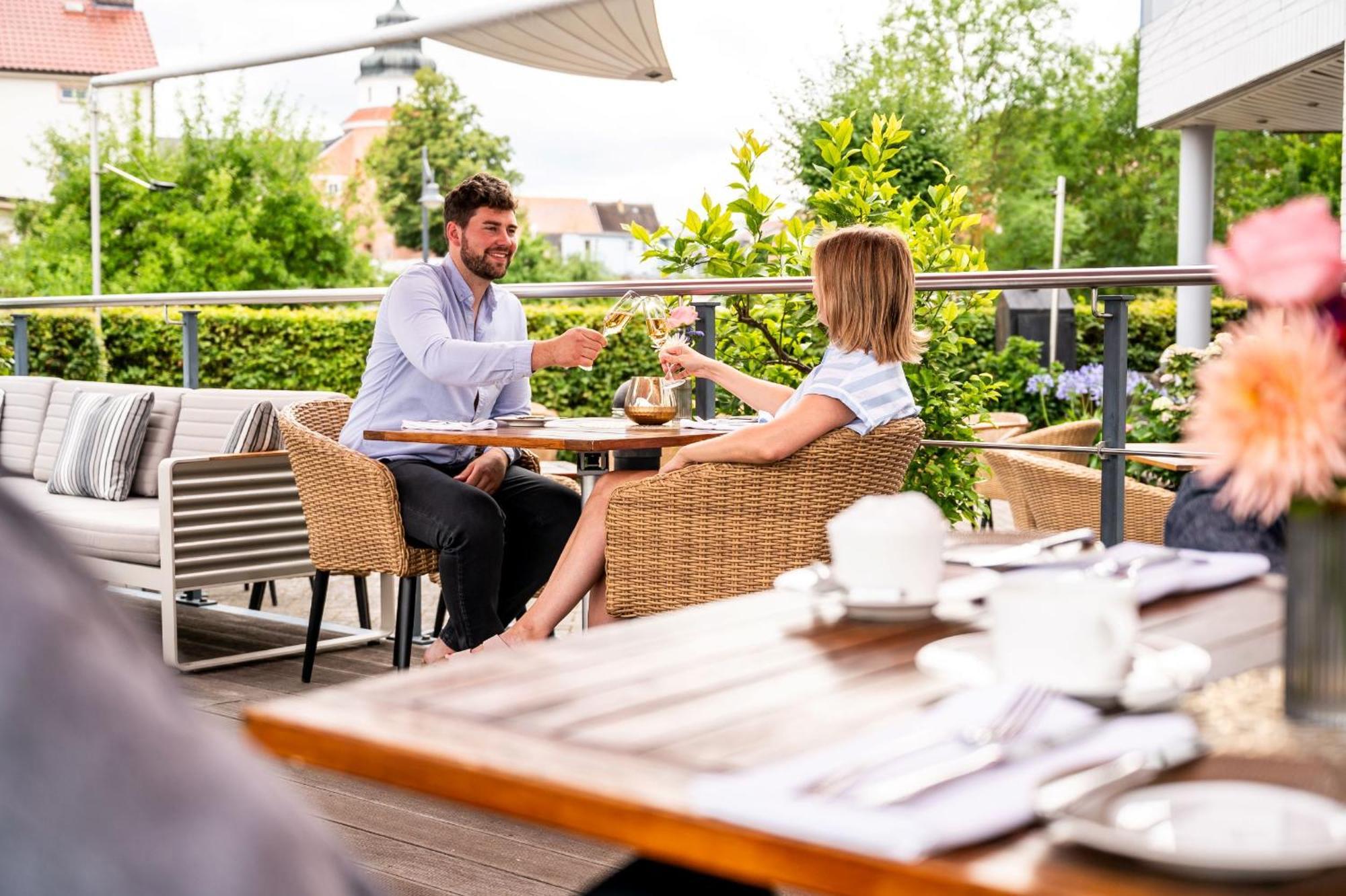 Hafenhotel Pommernyacht Ueckermünde エクステリア 写真