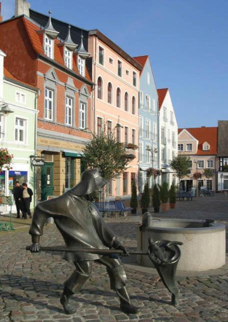 Hafenhotel Pommernyacht Ueckermünde エクステリア 写真