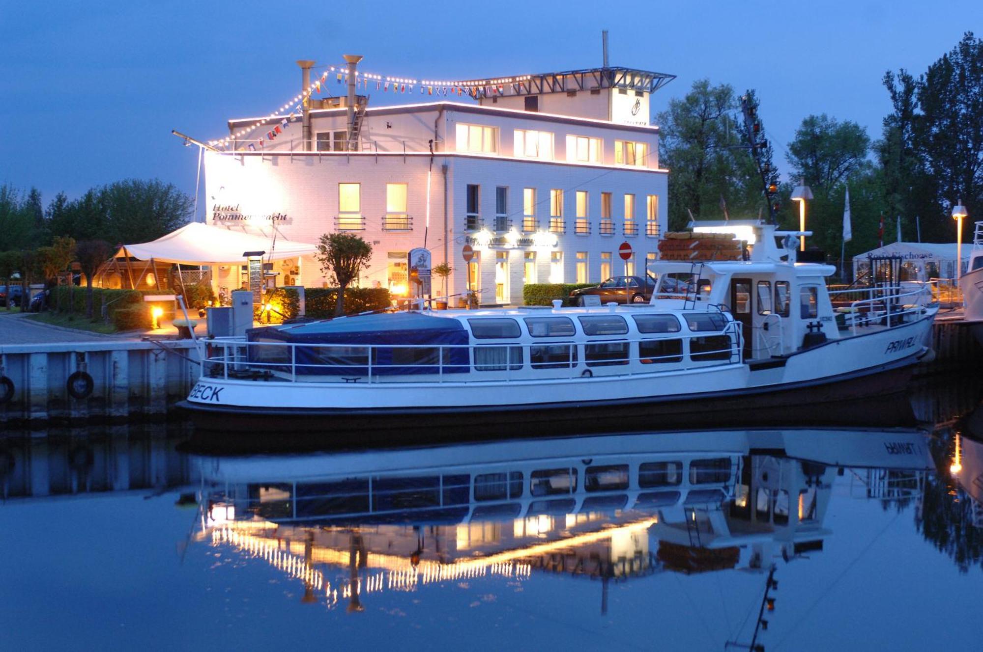 Hafenhotel Pommernyacht Ueckermünde エクステリア 写真